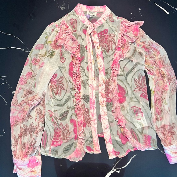 Hemant & Nandita subtle sheer floral blouse - Picture 5 of 5